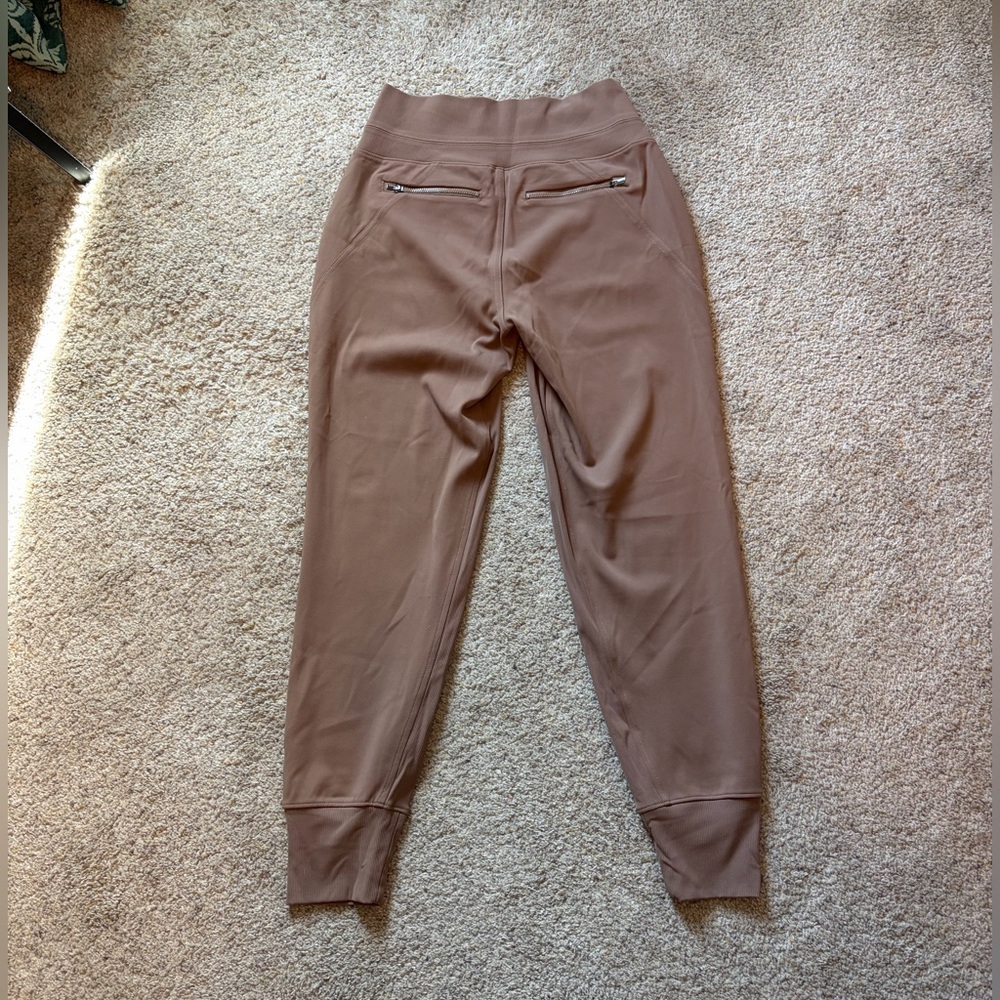 Athleta Venice high rise jogger- like new - Picture 5 of 6
